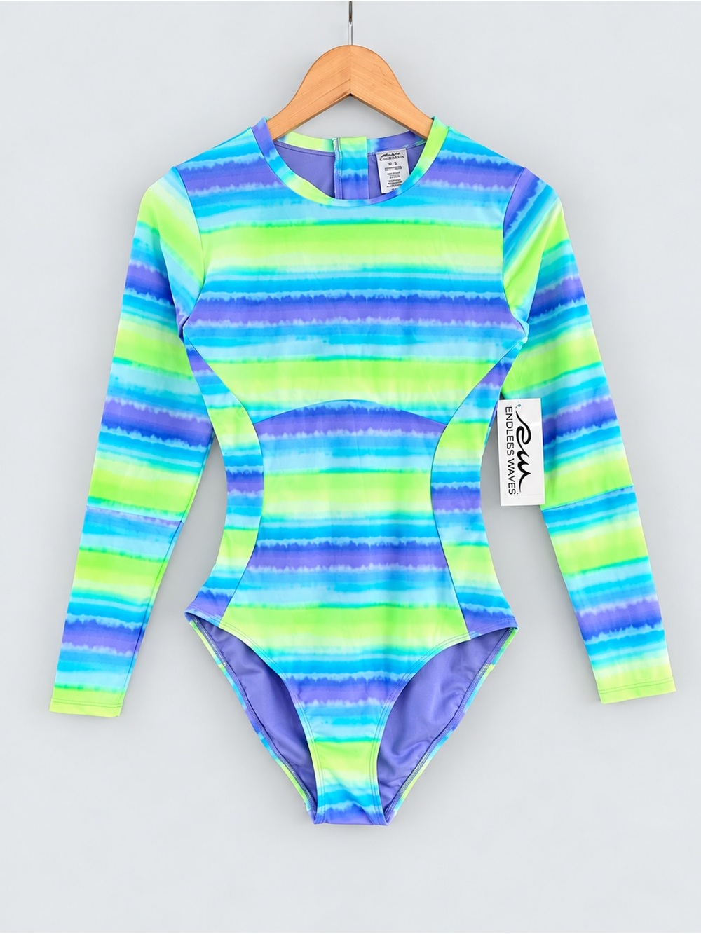🎉5 for $35🎉 NWT endless waves swimsuit one piece long sleeve size M 7-9
